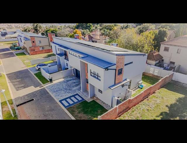 3 BEDROOM HOUSE FOR SALE IN OLYMPUS AH